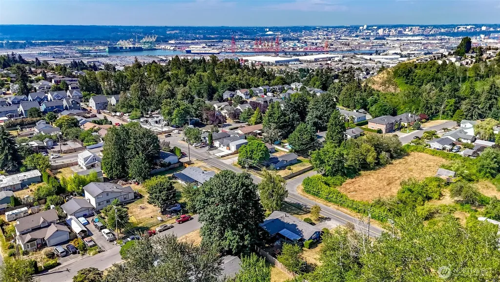 2501 64th Avenue NE Tacoma WA 98422