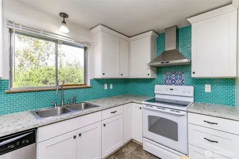 2501 64th Avenue NE Tacoma WA 98422