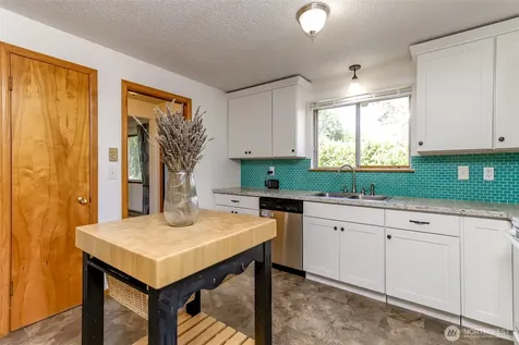 2501 64th Avenue NE Tacoma WA 98422