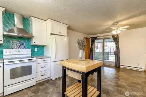 2501 64th Avenue NE Tacoma WA 98422