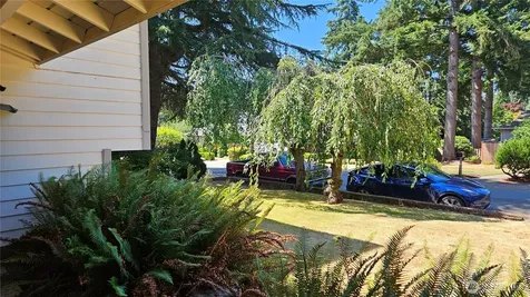 1000 151st Place NE Bellevue WA 98007