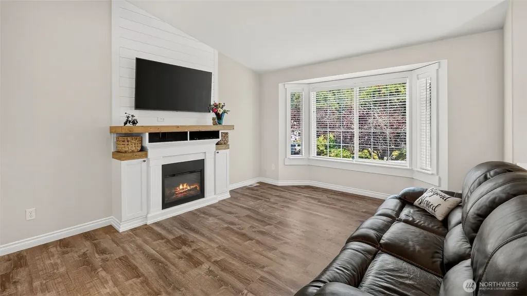1526 49th Place SW Everett WA 98203