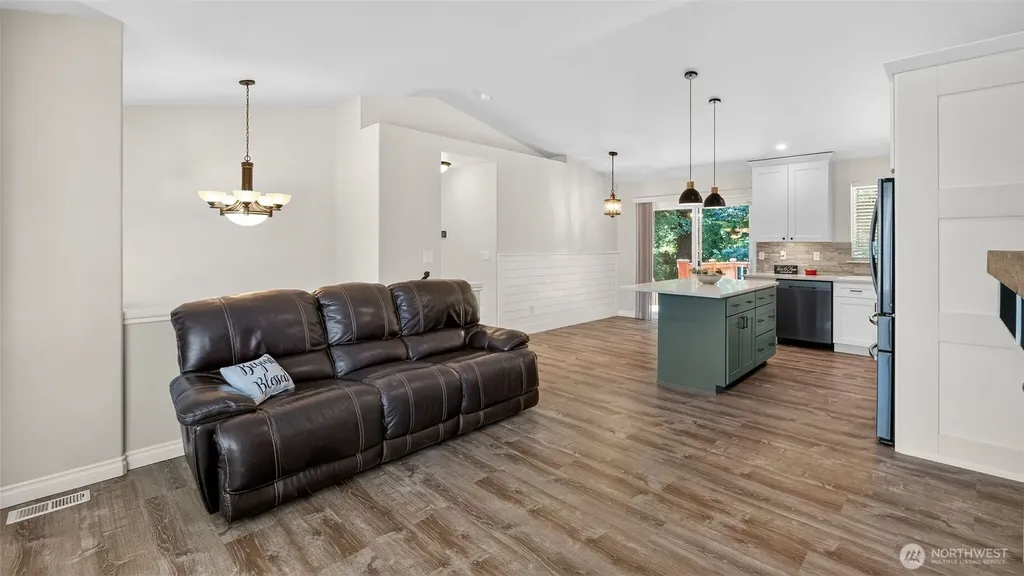 1526 49th Place SW Everett WA 98203
