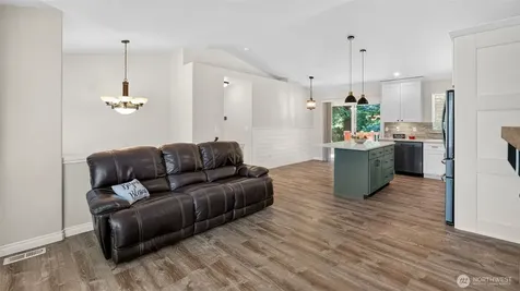 1526 49th Place SW Everett WA 98203