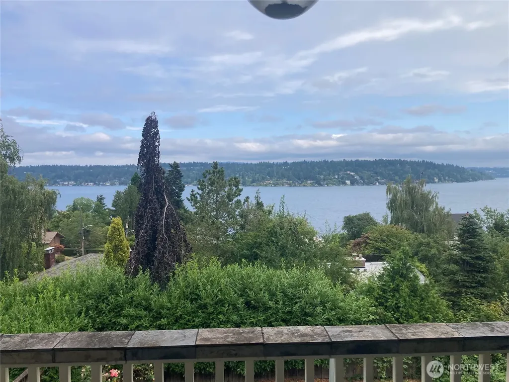 6906 55th Avenue S Seattle WA 98118