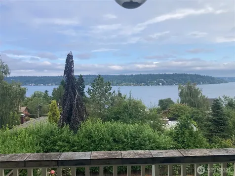 6906 55th Avenue S Seattle WA 98118