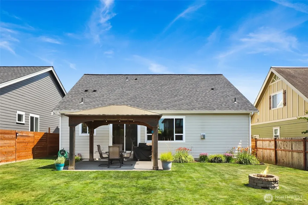 2253 Shea Street Lynden WA 98264