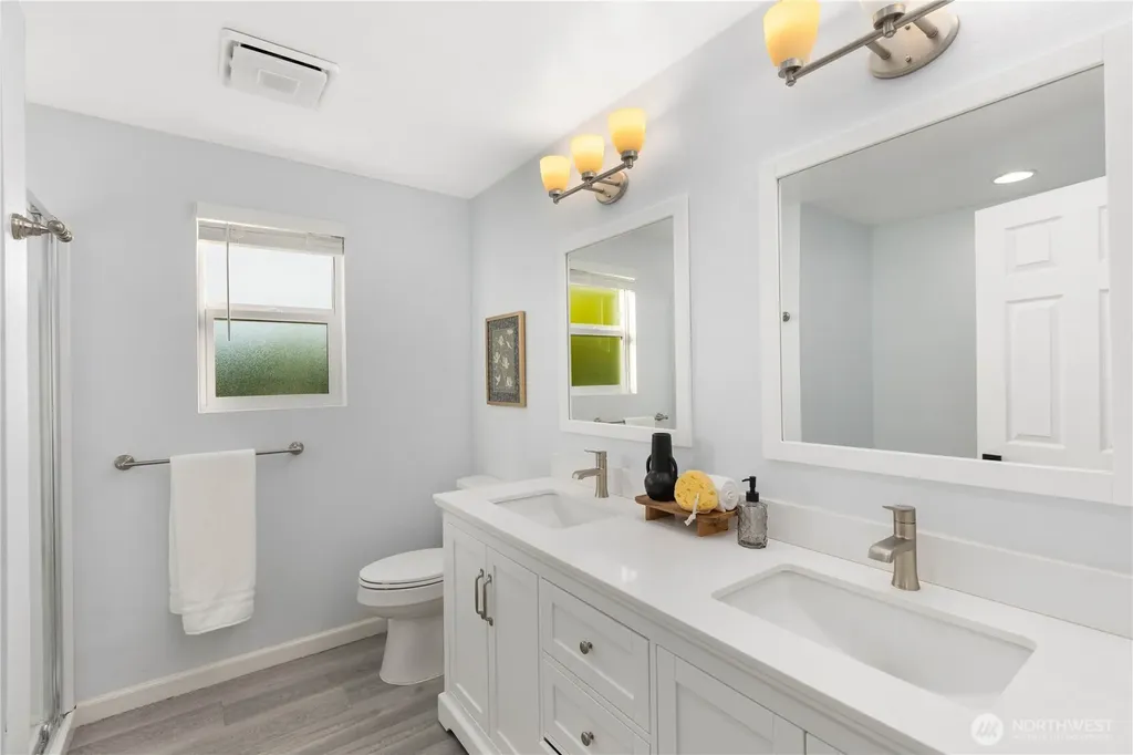 1111 S 27th Place Renton WA 98055