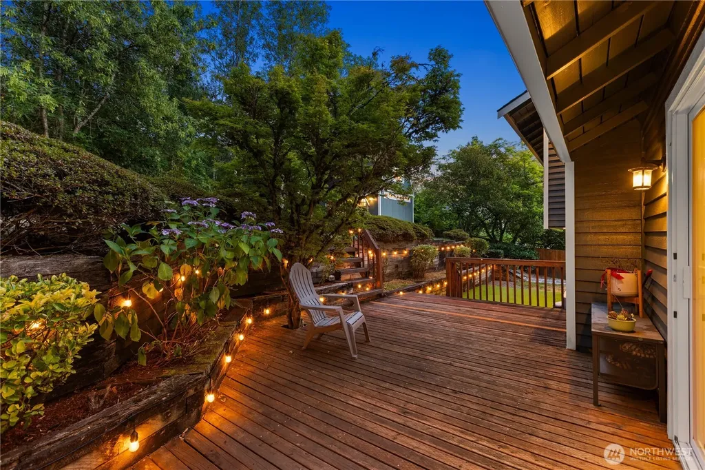 1111 S 27th Place Renton WA 98055