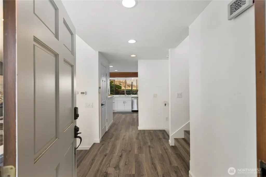 1111 S 27th Place Renton WA 98055