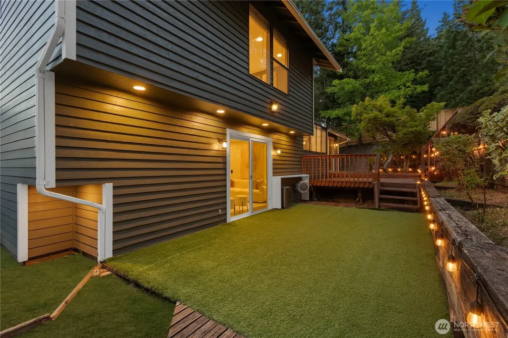 1111 S 27th Place Renton WA 98055