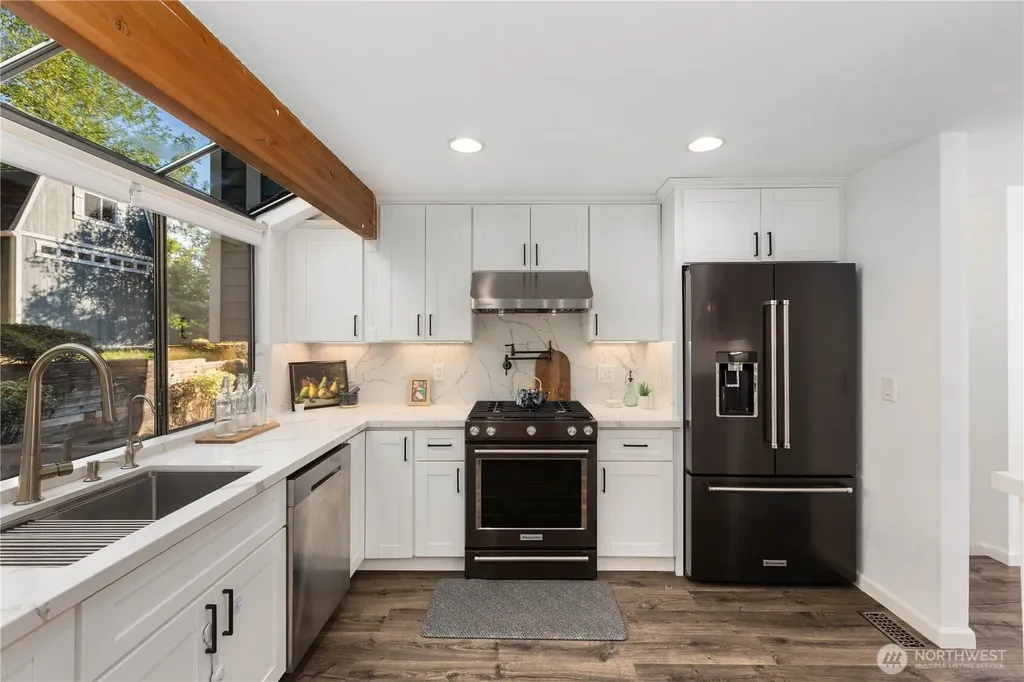 1111 S 27th Place Renton WA 98055