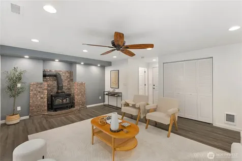 1111 S 27th Place Renton WA 98055