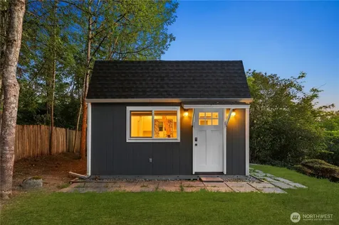 1111 S 27th Place Renton WA 98055