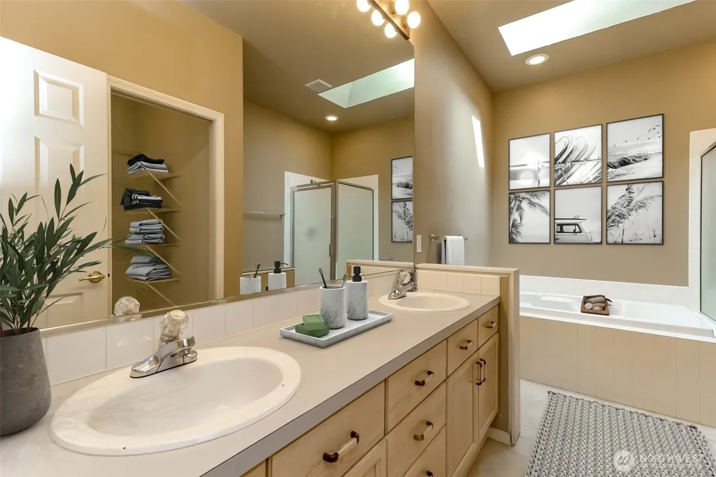 8910 71st Street Ct SW Lakewood WA 98498