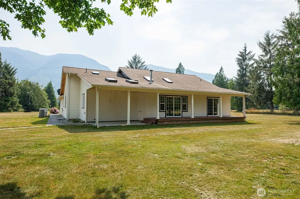 8457 Iron Mountain View Lane Concrete WA 98237