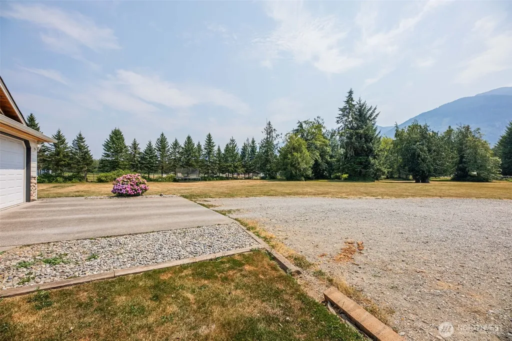 8457 Iron Mountain View Lane Concrete WA 98237