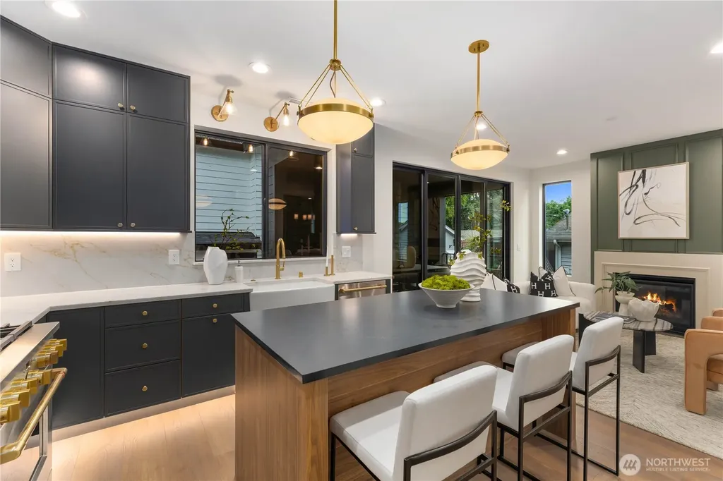 8821 Dibble Avenue NW Seattle WA 98117