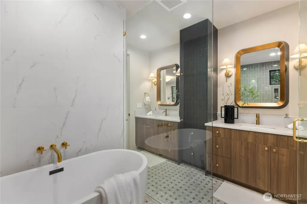8821 Dibble Avenue NW Seattle WA 98117