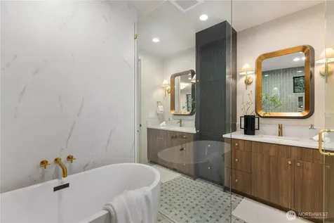 8821 Dibble Avenue NW Seattle WA 98117