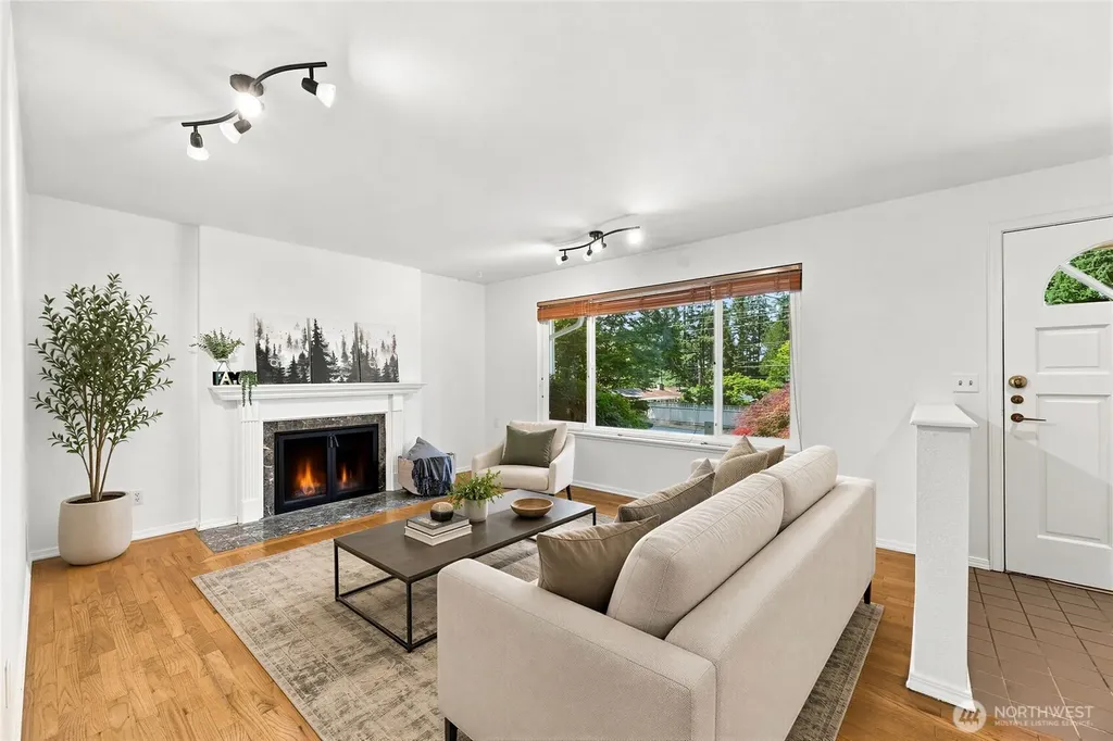 16217 SE Newport Way Bellevue WA 98006