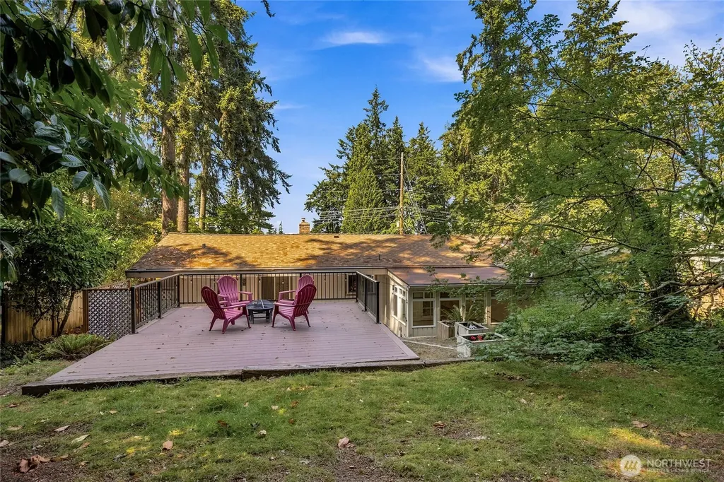16217 SE Newport Way Bellevue WA 98006
