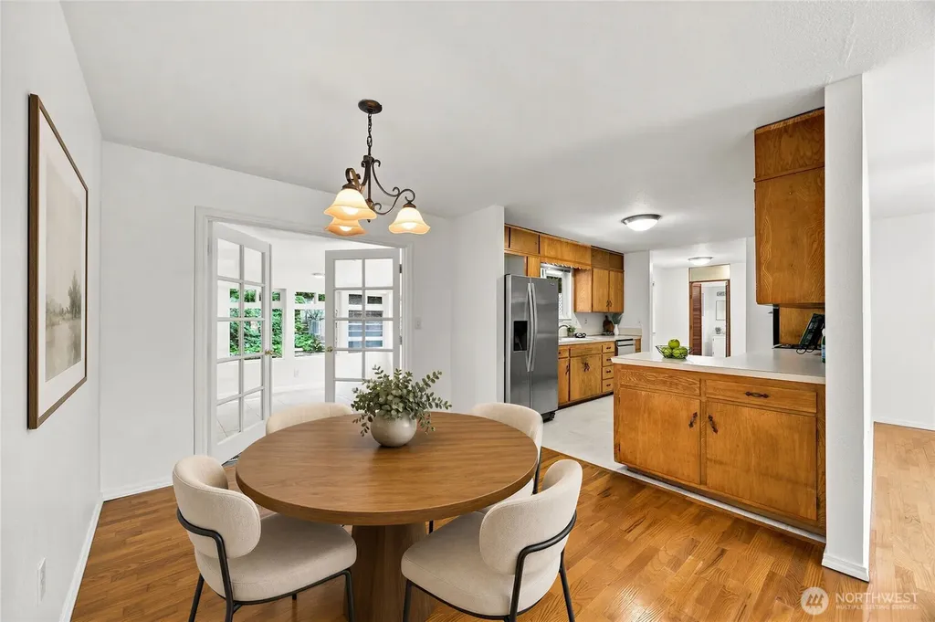 16217 SE Newport Way Bellevue WA 98006