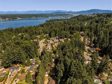 16217 SE Newport Way Bellevue WA 98006
