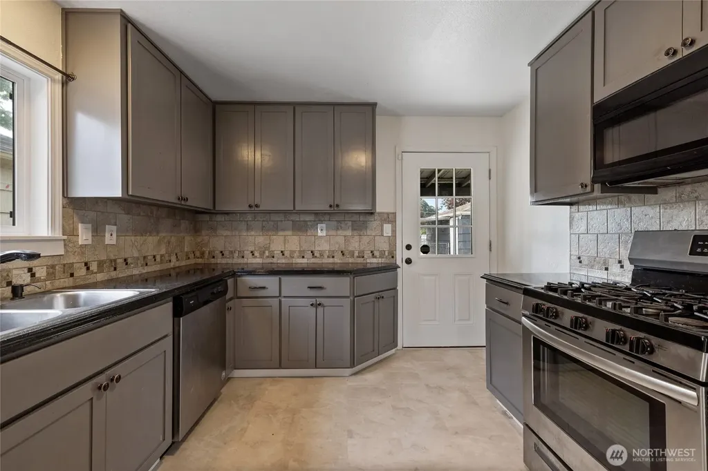 15113 SW Grant Avenue Lakewood WA 98498