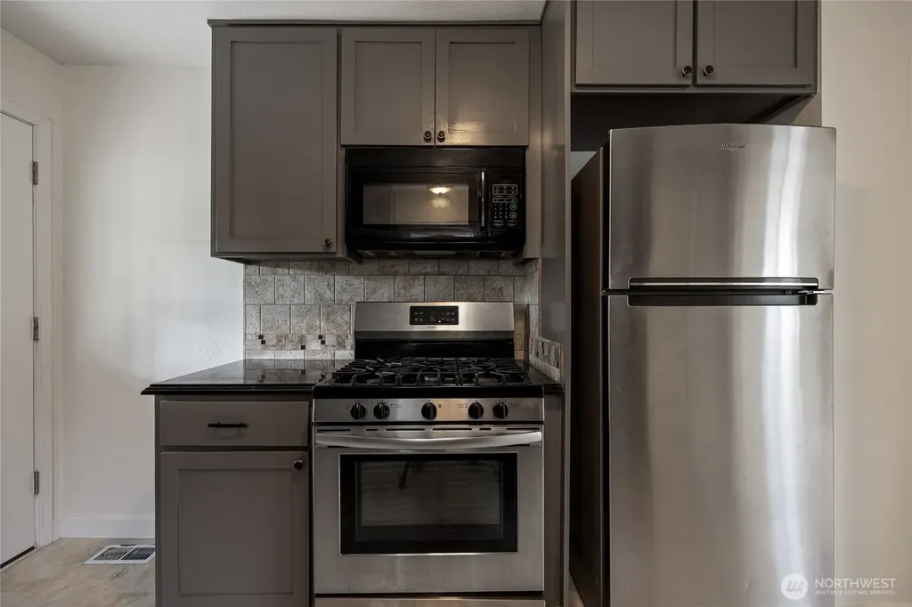15113 SW Grant Avenue Lakewood WA 98498