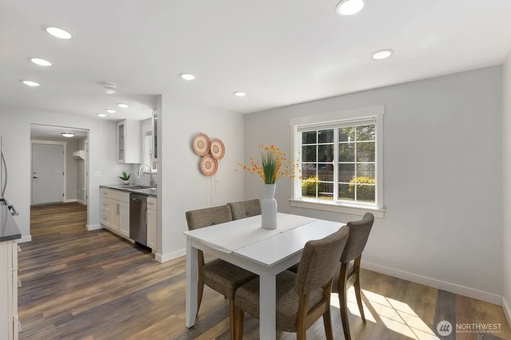 11516 8th Avenue NE Seattle WA 98125