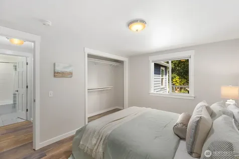 11516 8th Avenue NE Seattle WA 98125