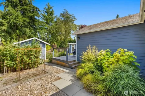11516 8th Avenue NE Seattle WA 98125