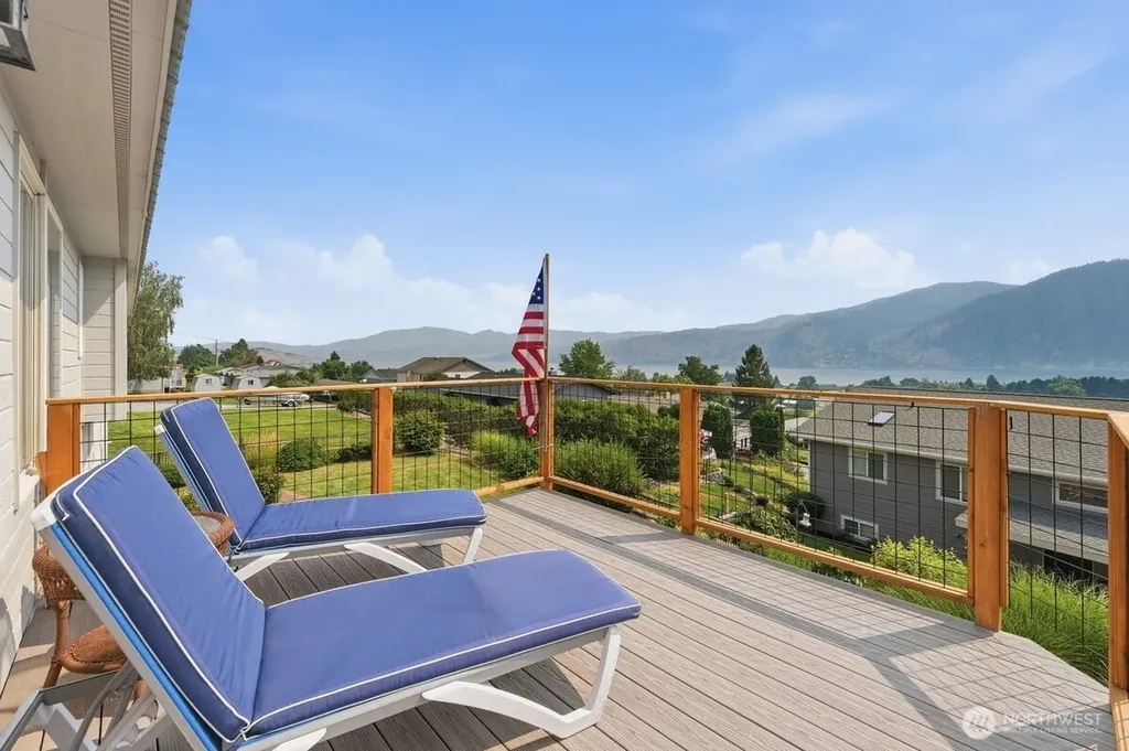 696 Green Avenue Manson WA 98831