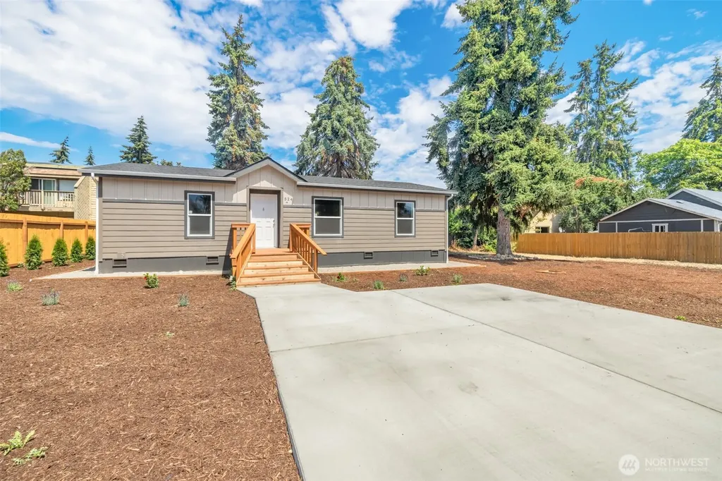524 W Prairie Street Sequim WA 98382