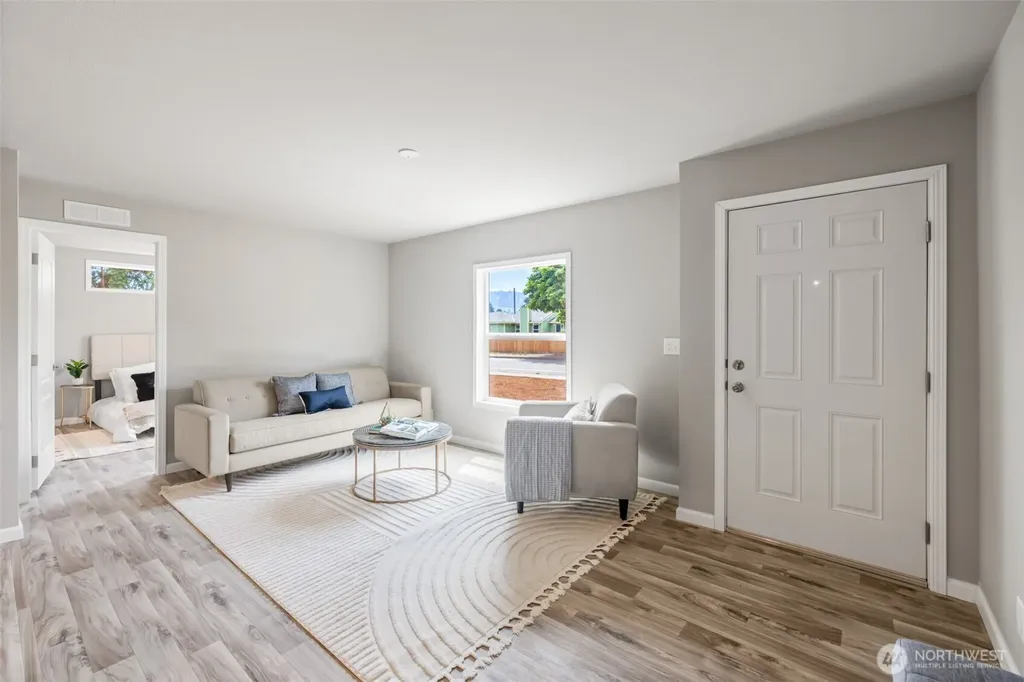 524 W Prairie Street Sequim WA 98382