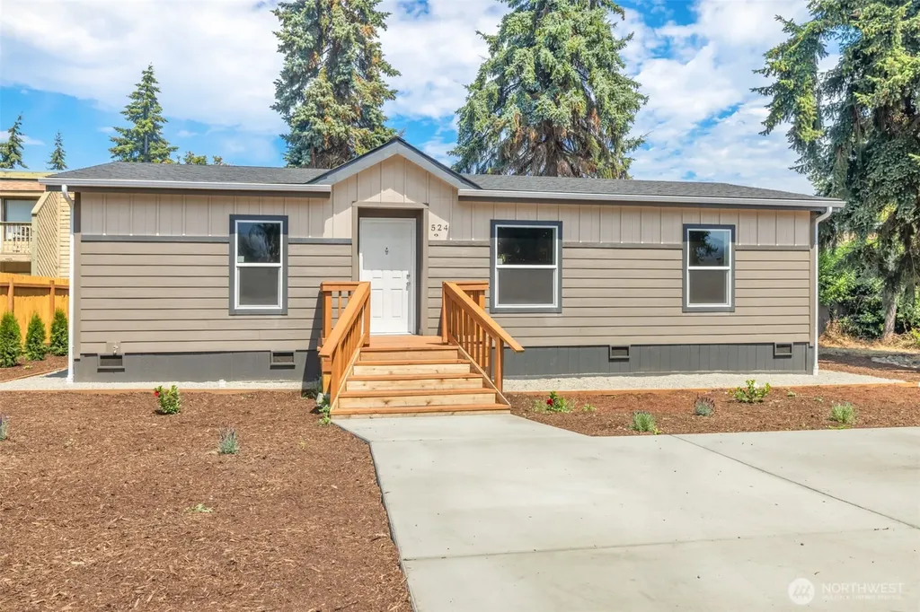 524 W Prairie Street Sequim WA 98382