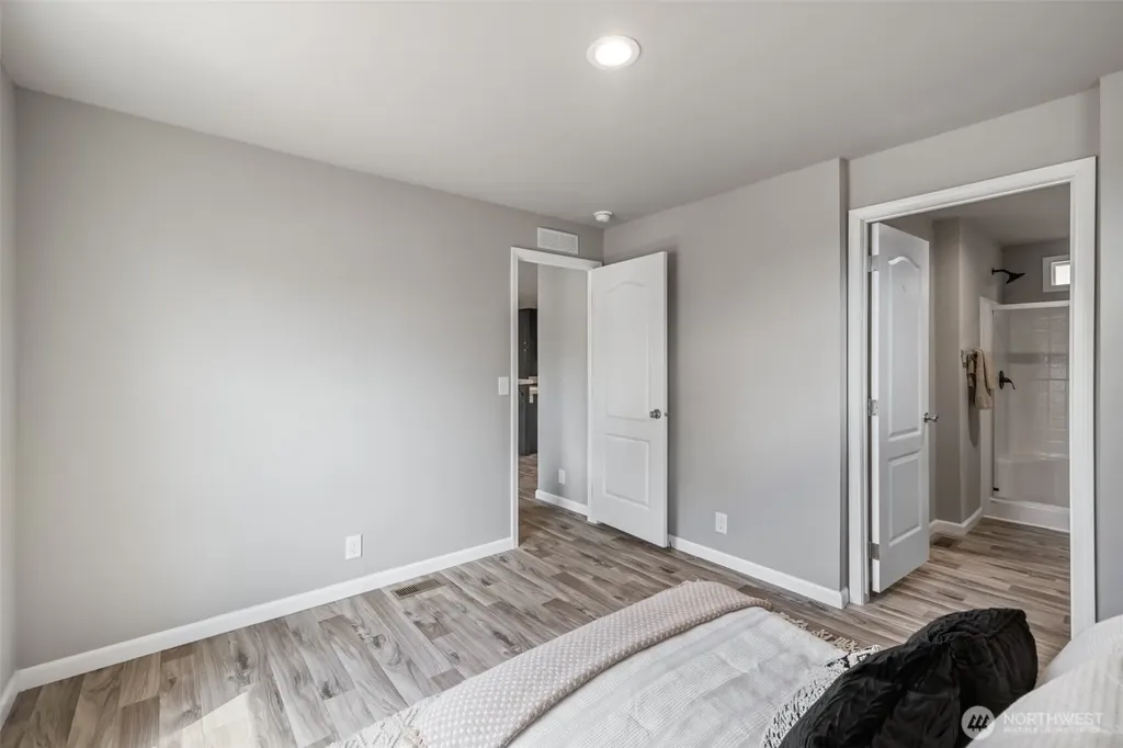 524 W Prairie Street Sequim WA 98382