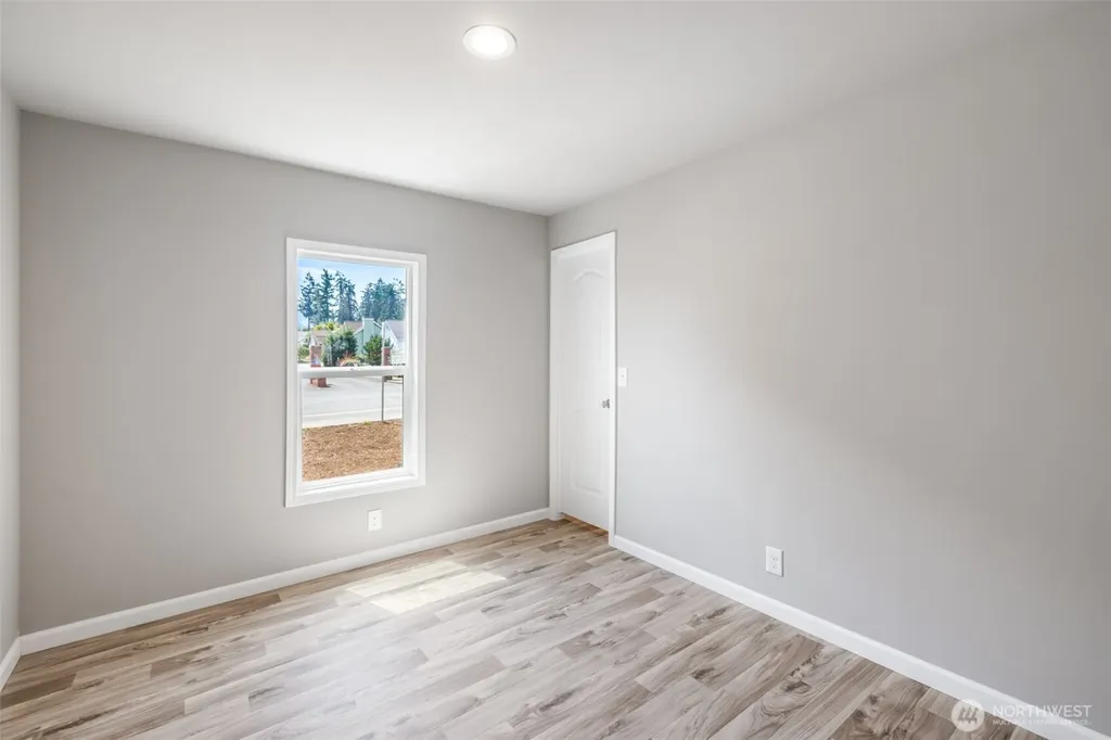 524 W Prairie Street Sequim WA 98382