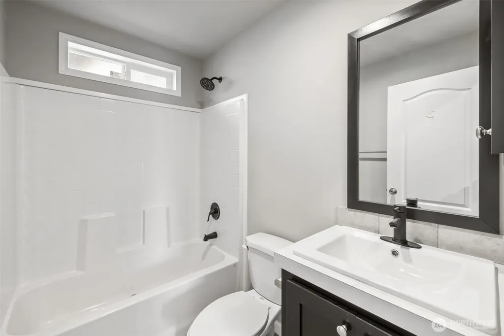 524 W Prairie Street Sequim WA 98382