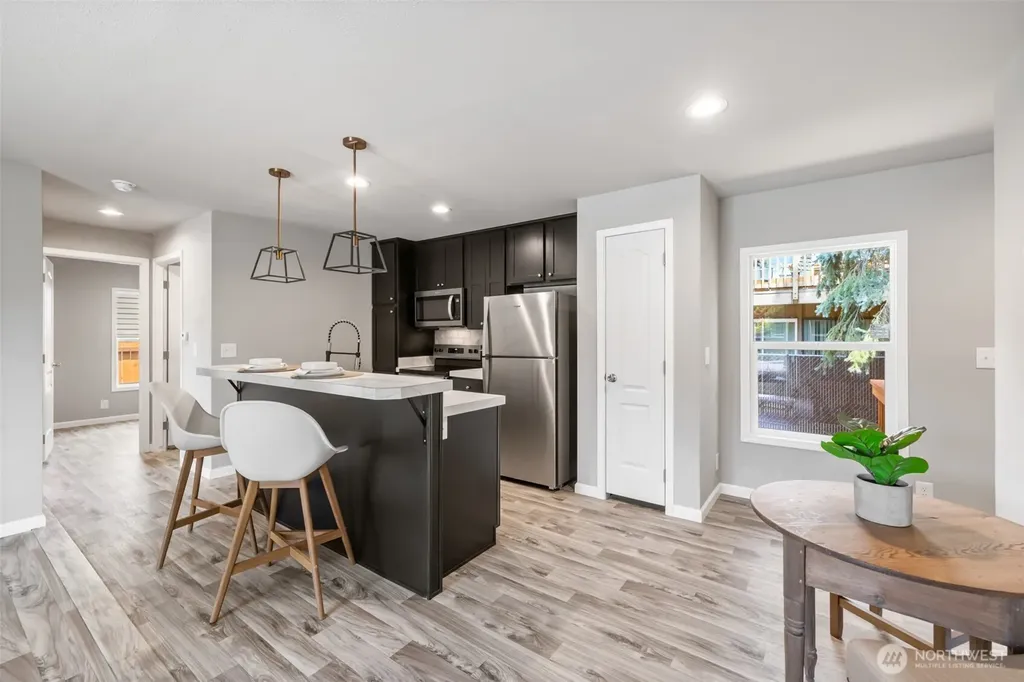524 W Prairie Street Sequim WA 98382
