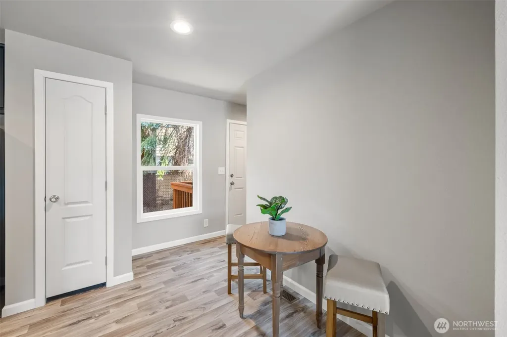 524 W Prairie Street Sequim WA 98382