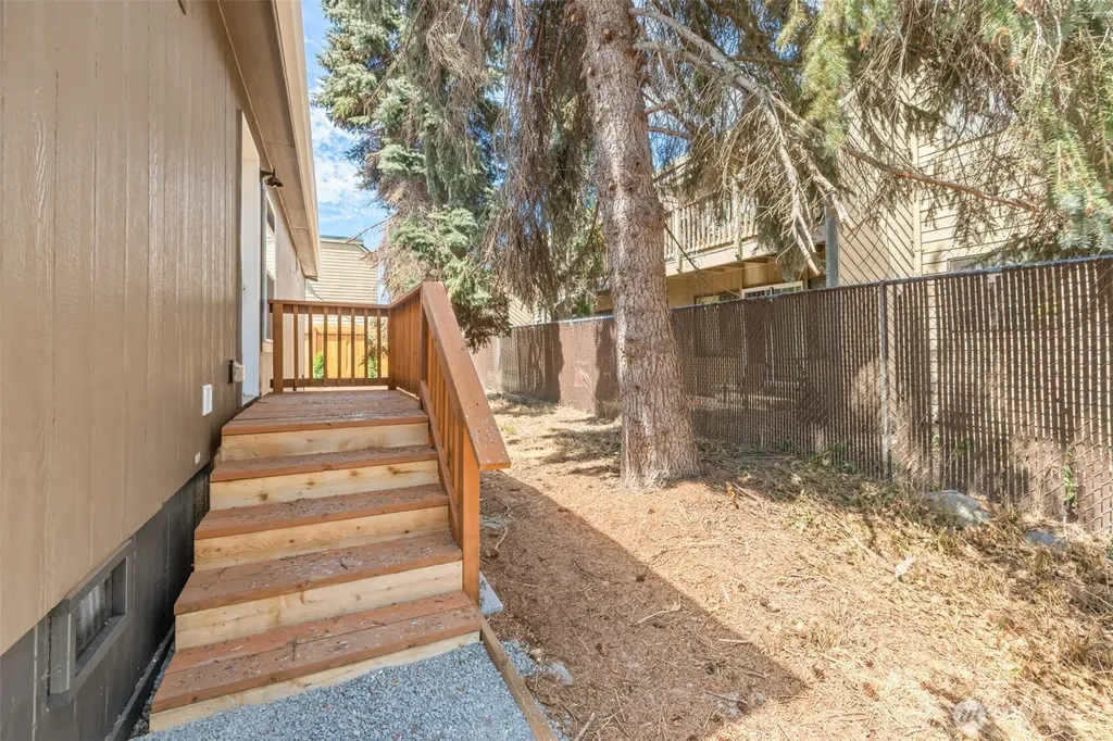 524 W Prairie Street Sequim WA 98382