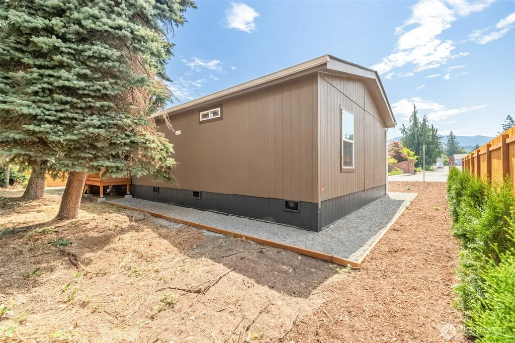 524 W Prairie Street Sequim WA 98382