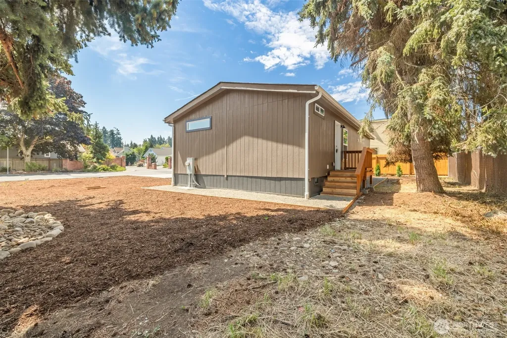 524 W Prairie Street Sequim WA 98382