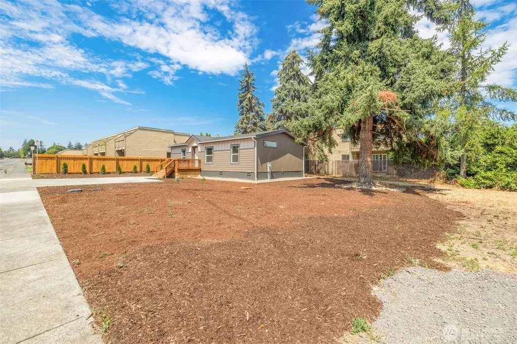 524 W Prairie Street Sequim WA 98382
