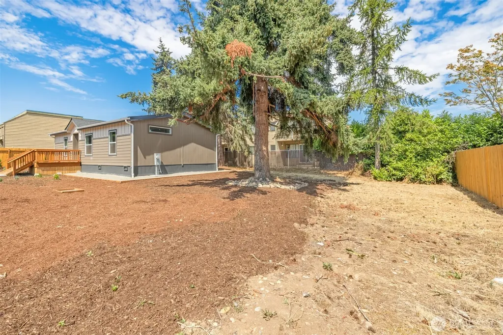 524 W Prairie Street Sequim WA 98382