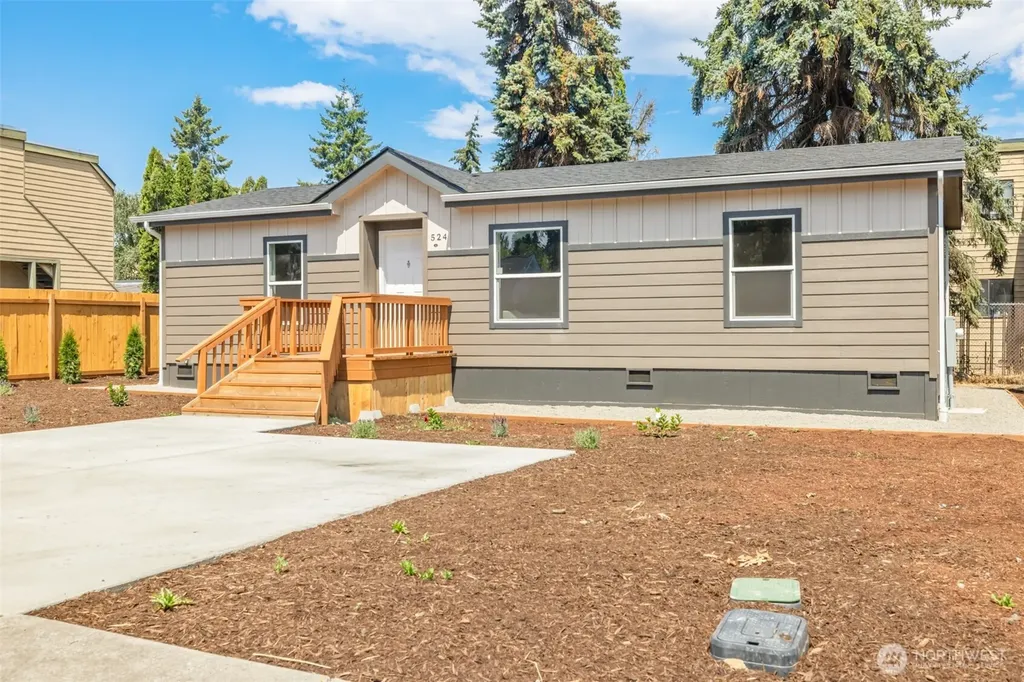 524 W Prairie Street Sequim WA 98382