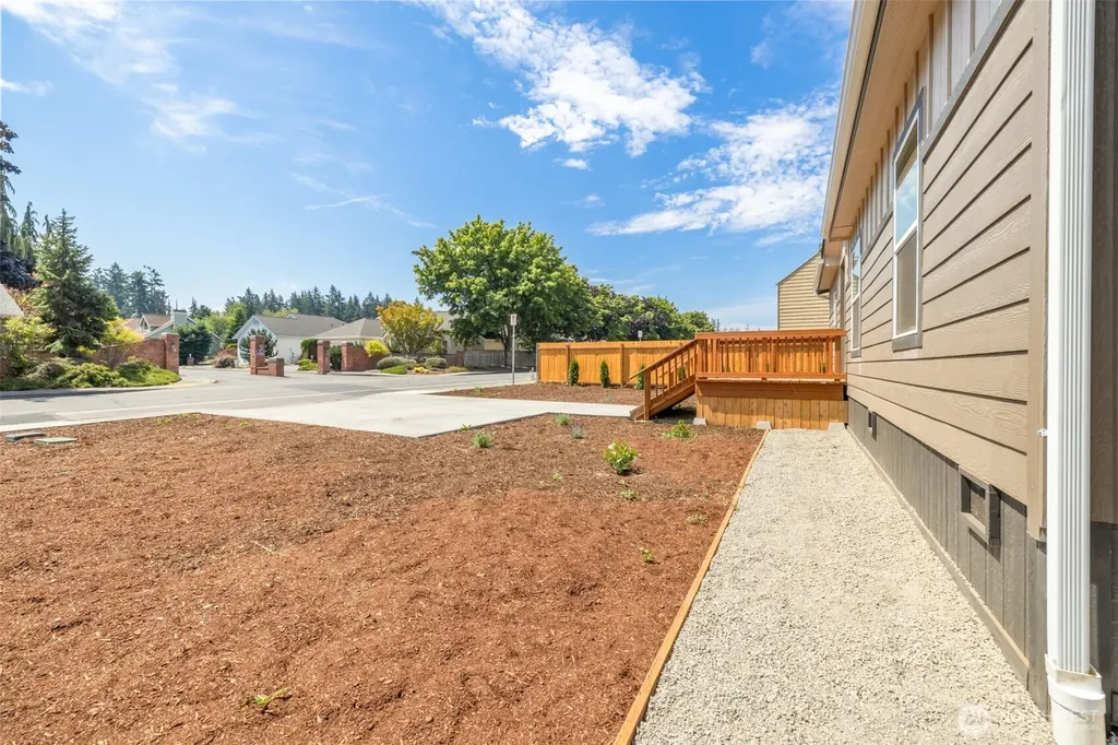 524 W Prairie Street Sequim WA 98382