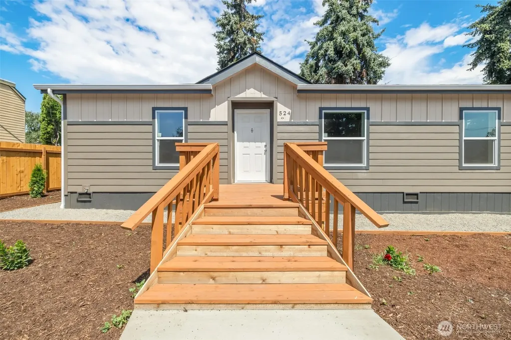 524 W Prairie Street Sequim WA 98382